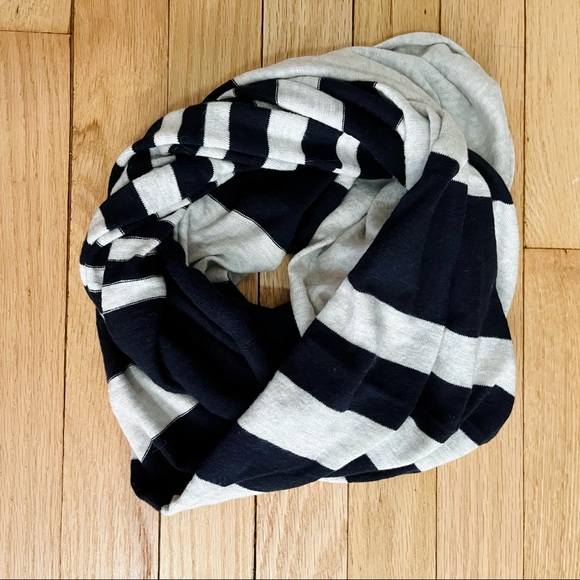 Vince cotton striped circle scarf/wrap EUC - Picture 5 of 5